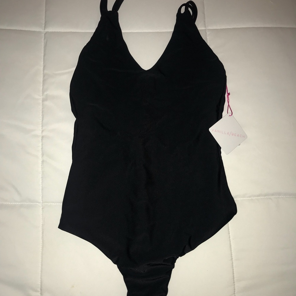 Black bikini